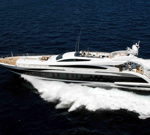 Cruising Aboard Yacht PURE ONE