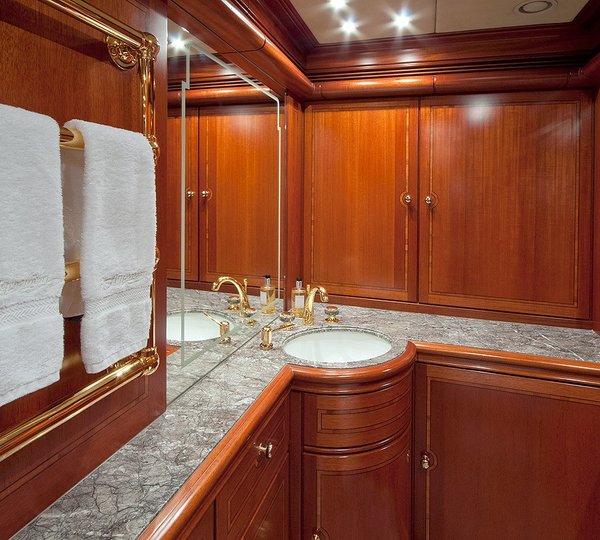 The 47m Yacht HYPERION