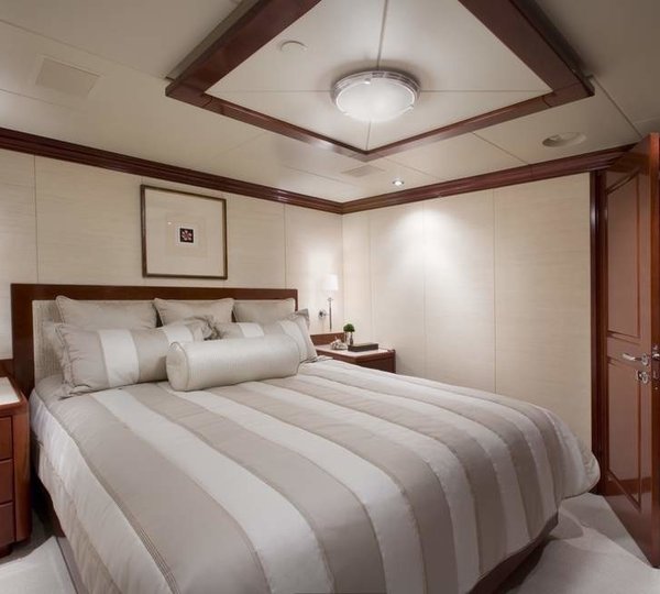 Guest's Cabin Aboard Yacht NO COMMENT