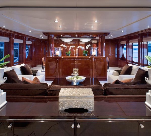 Sky-lounge Aboard Yacht NO COMMENT