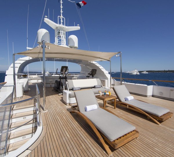 Lounging: Yacht KANALOA's Sun Deck Image