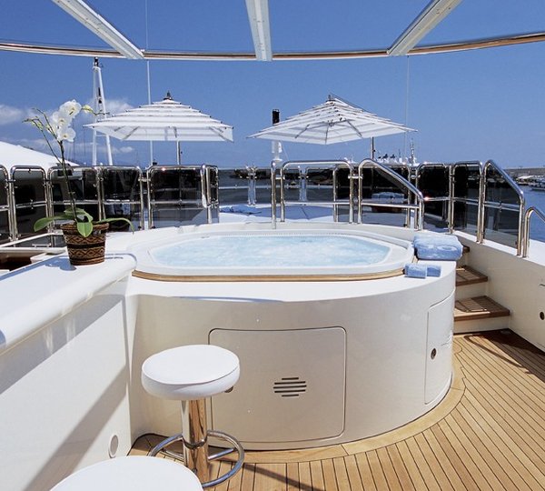 Jacuzzi Pool On Board Yacht JO