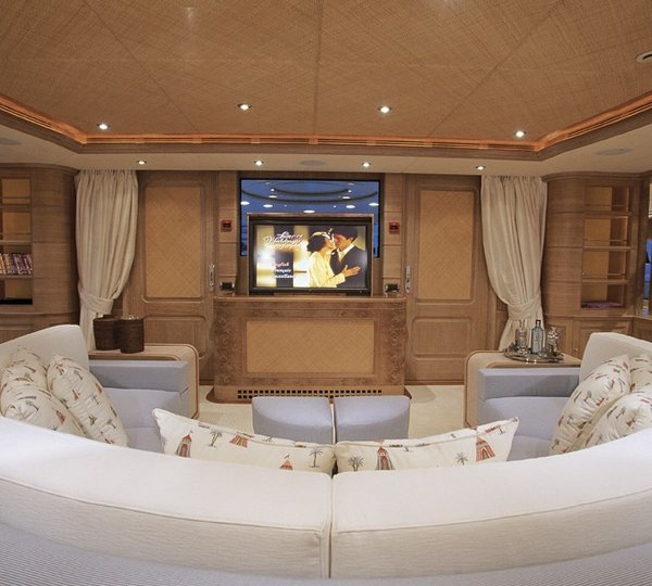 Sky-lounge On Yacht JO