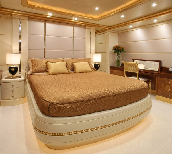 Double Sized Guest's Cabin Aboard Yacht PLATINUM