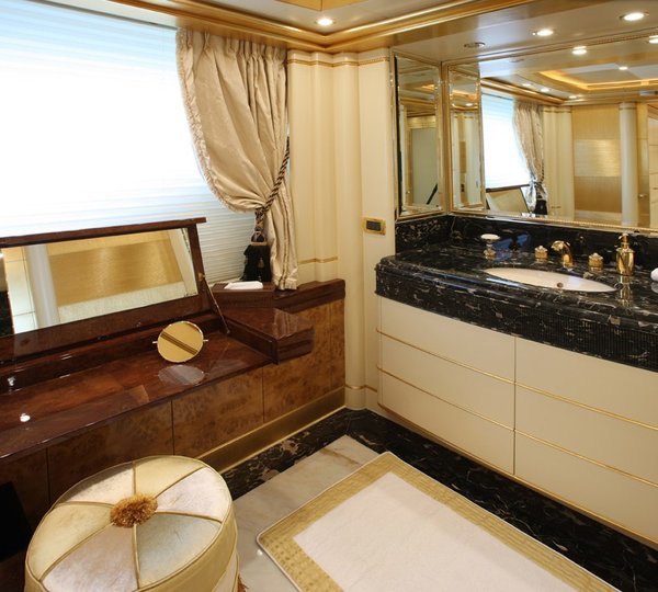 Main Master Dresser Zone On Yacht PLATINUM