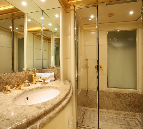 Guest's Bath On Yacht PLATINUM