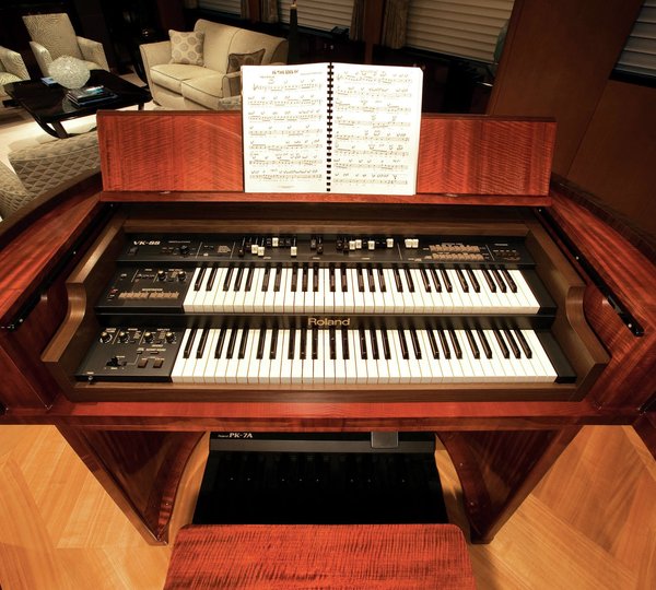 Music Piano On Yacht REEF CHIEF