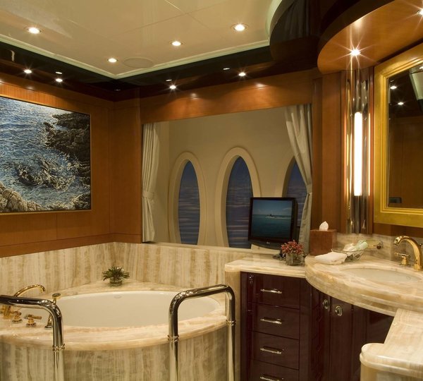 Main Master Bath On Board Yacht REEF CHIEF
