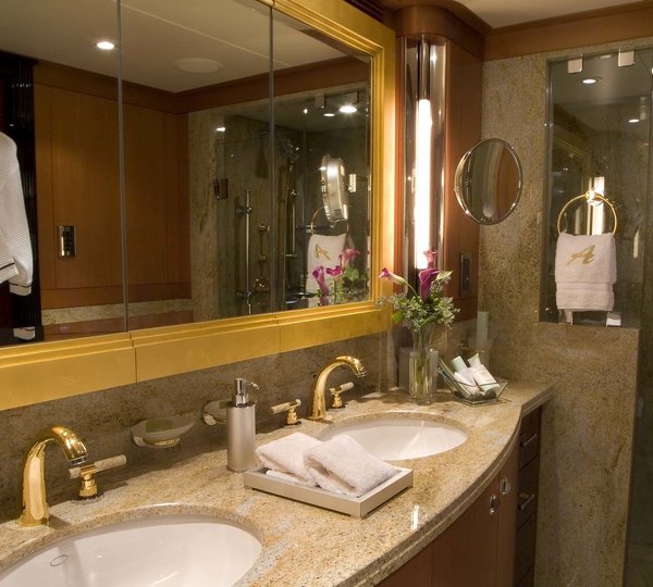 Guest's Bath On Board Yacht REEF CHIEF
