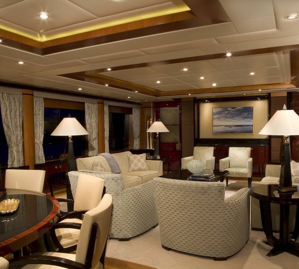 Premier Saloon On Yacht REEF CHIEF
