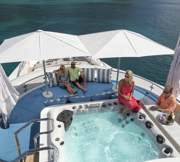 Life On Yacht TRENDING