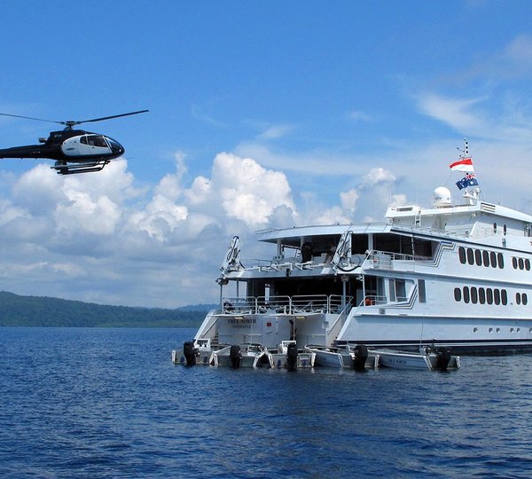 Life On Yacht TRUE NORTH