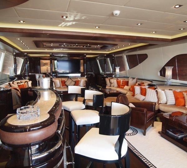 Premier Saloon Drinks Bar On Yacht ZEUS I