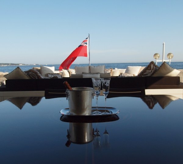 Champaign Glass: Yacht ZEUS I's Close Up Photograph