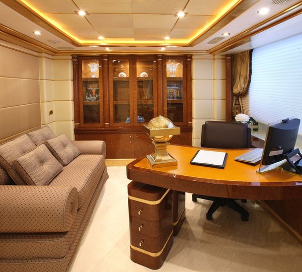 Main Master Study On Board Yacht PLATINUM