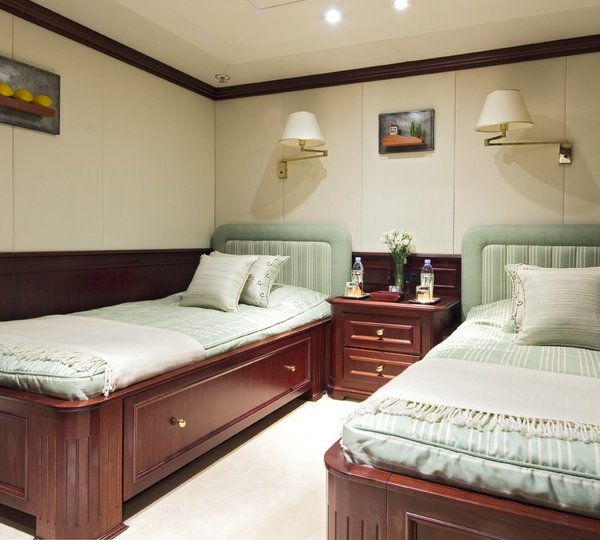 Twin Bed Cabin On Yacht LEGEND