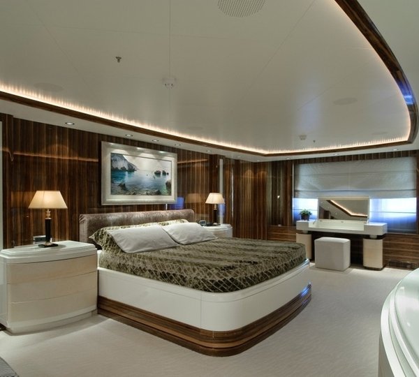 Main Master Cabin On Yacht O'NEIRO