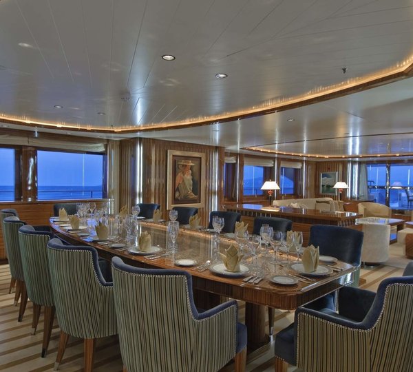 Aspect: Yacht O'NEIRO's Eating/dining Saloon Image