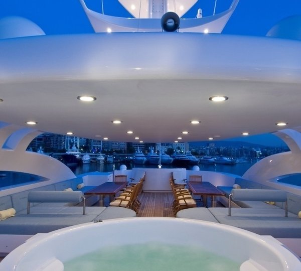 Jacuzzi Pool Aboard Yacht O'NEIRO