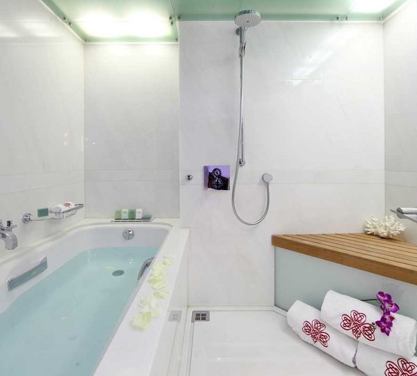 Main Master En Suite Aboard Yacht PRANA