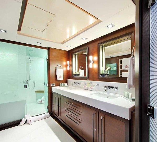 Main Master En Suite On Yacht PRANA