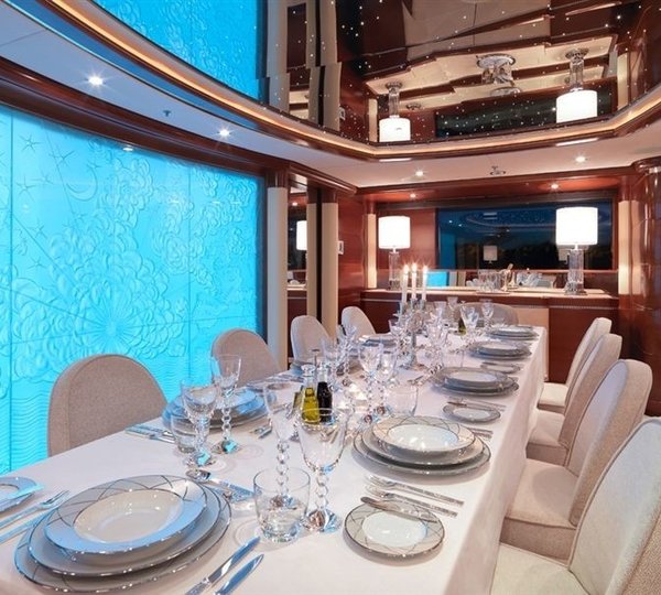 dining area in the main saloon