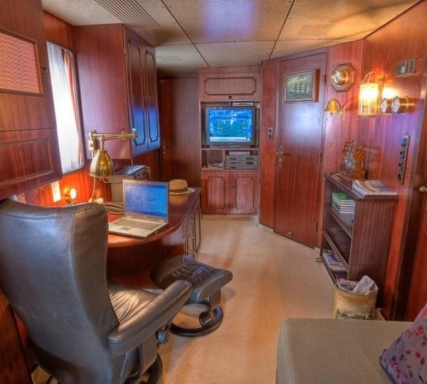 Study On Yacht SANSSOUCI STAR