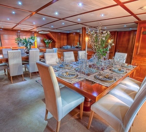 Eating/dining Tables On Yacht SANSSOUCI STAR