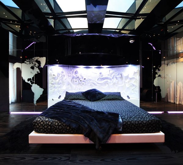 Main Master Cabin On Yacht SEA FORCE ONE