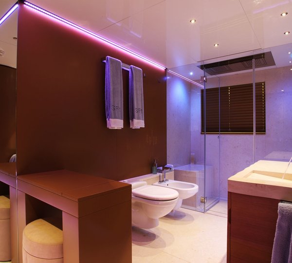 Earth: Yacht SEA FORCE ONE's VIP Bath Captured