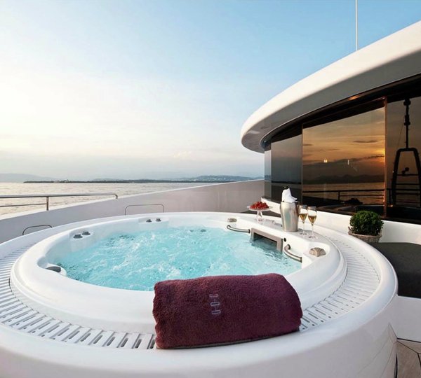 Jacuzzi Pool On Yacht SYNA