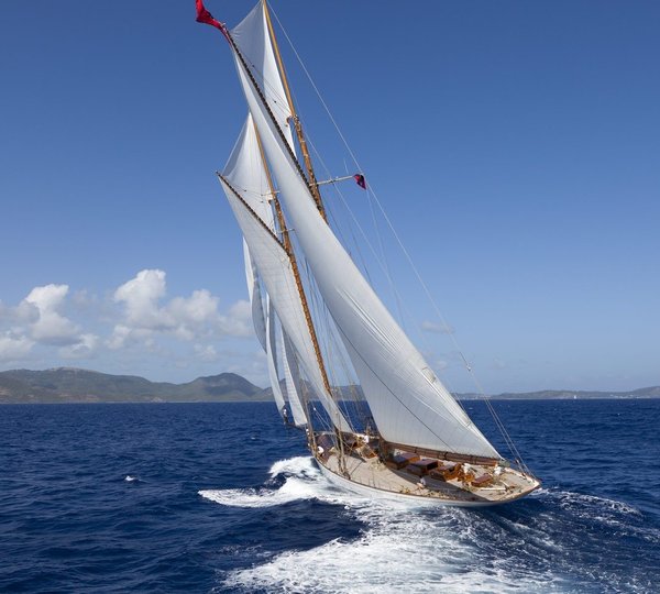 Changing Course: Yacht ELENA's Cruising Pictured