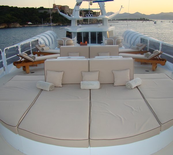 Sunshine Pads On Yacht LADY A