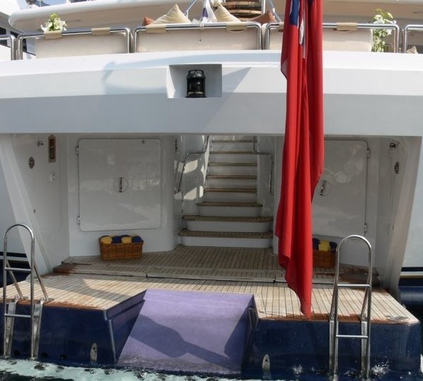 Beach Beachclub With Swimming Deck On Board Yacht LADY A