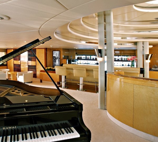 Premier Saloon With Drinks Bar Aboard Yacht LADY A
