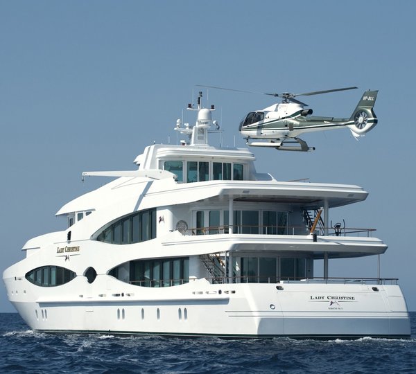 The 55m Yacht QUEEN MAVIA