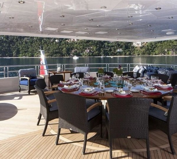 aft deck dining alfresco