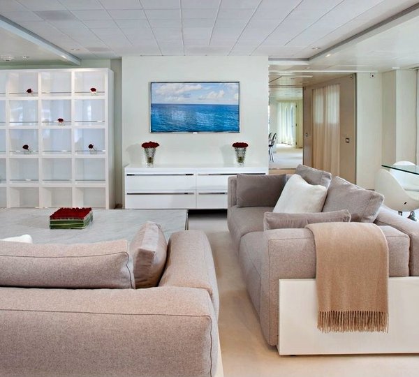 Premier Saloon On Yacht IDOL