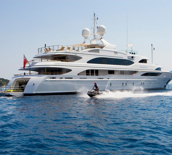 Overview On Yacht MEAMINA
