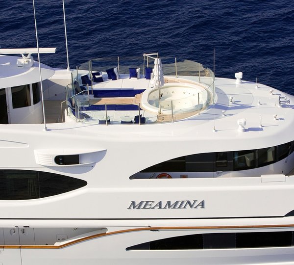 Detail Profile Aspect Aboard Yacht MEAMINA