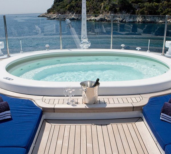 Jacuzzi Pool Upon Sun Deck Aboard Yacht MEAMINA