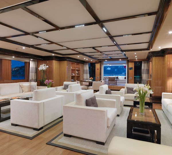 Profile: Yacht MEAMINA's Premier Saloon Image