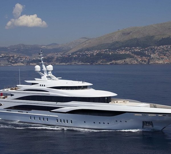 60m Custom Benetti Superyacht profile