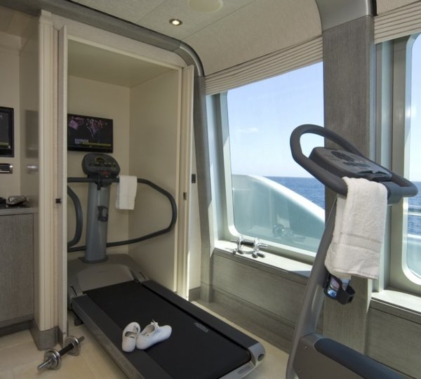 The 60m Yacht SLIPSTREAM