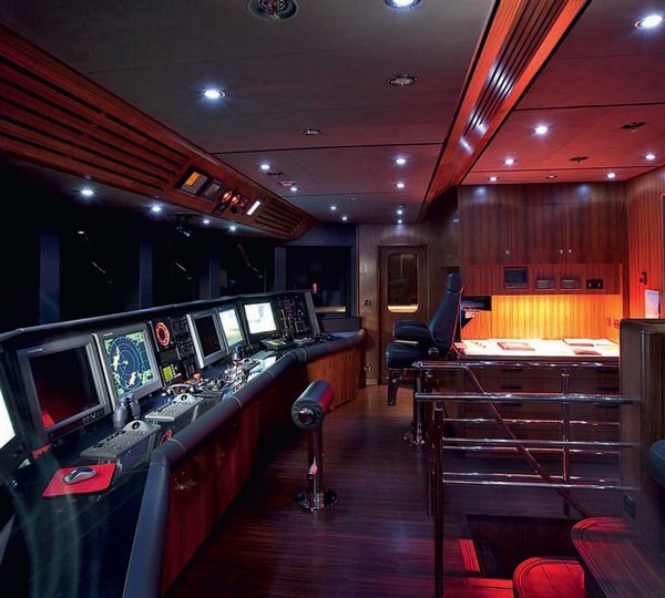 The 60m Yacht SLIPSTREAM