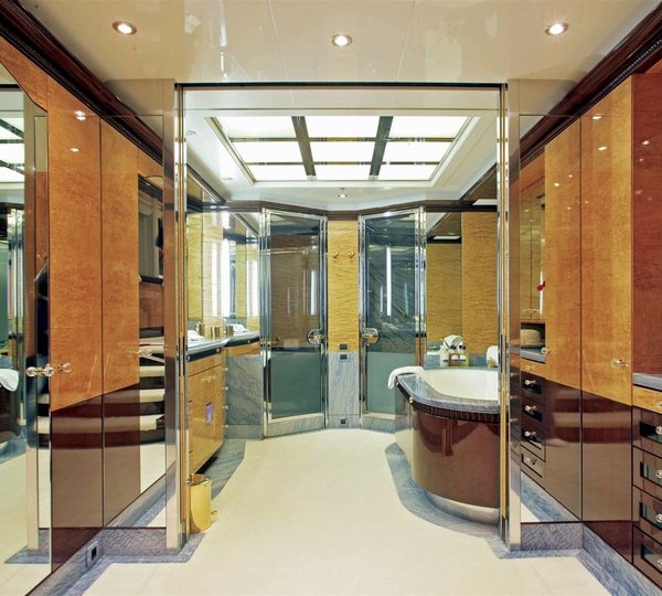 Hers Bath: Yacht LUCKY LADY's Main Master Cabin Photograph