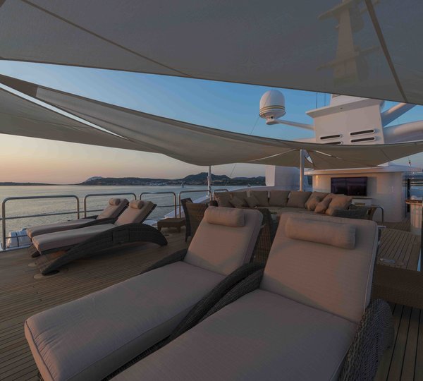 sundeck sunbathing area