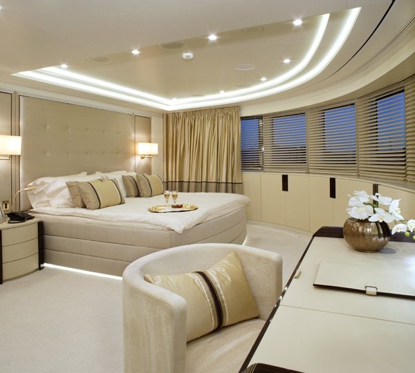 Office: Yacht ROMA's Main Master Cabin Image