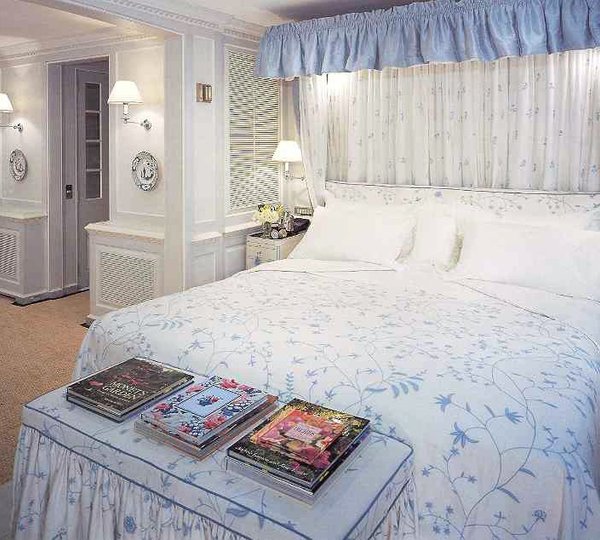 Blue: Yacht VIRGINIAN's Guest's Cabin Captured