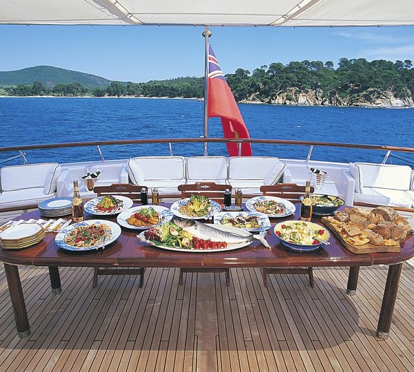 Al Fresco On Yacht VIRGINIAN